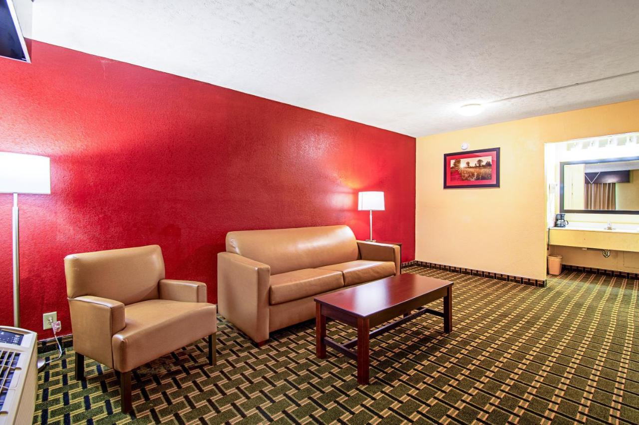 Red Roof Inn & Suites Greenwood, Sc Zewnętrze zdjęcie
