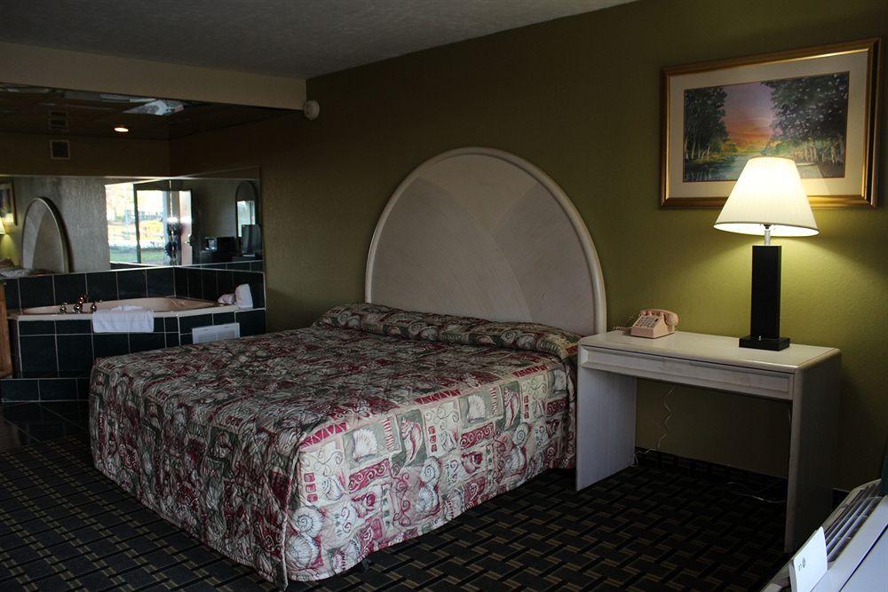 Red Roof Inn & Suites Greenwood, Sc Zewnętrze zdjęcie