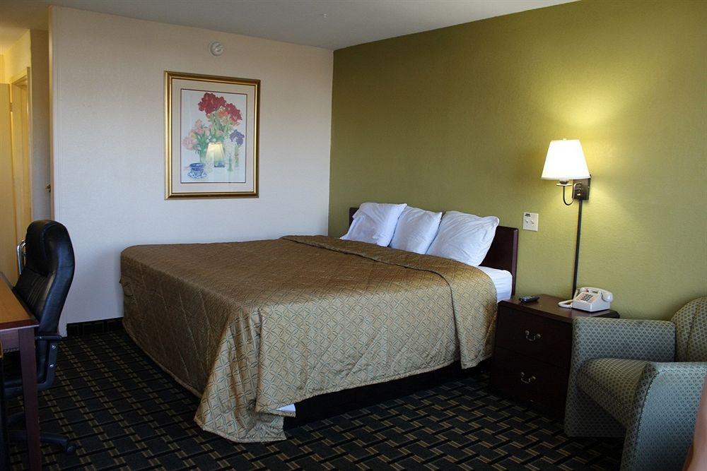 Red Roof Inn & Suites Greenwood, Sc Zewnętrze zdjęcie