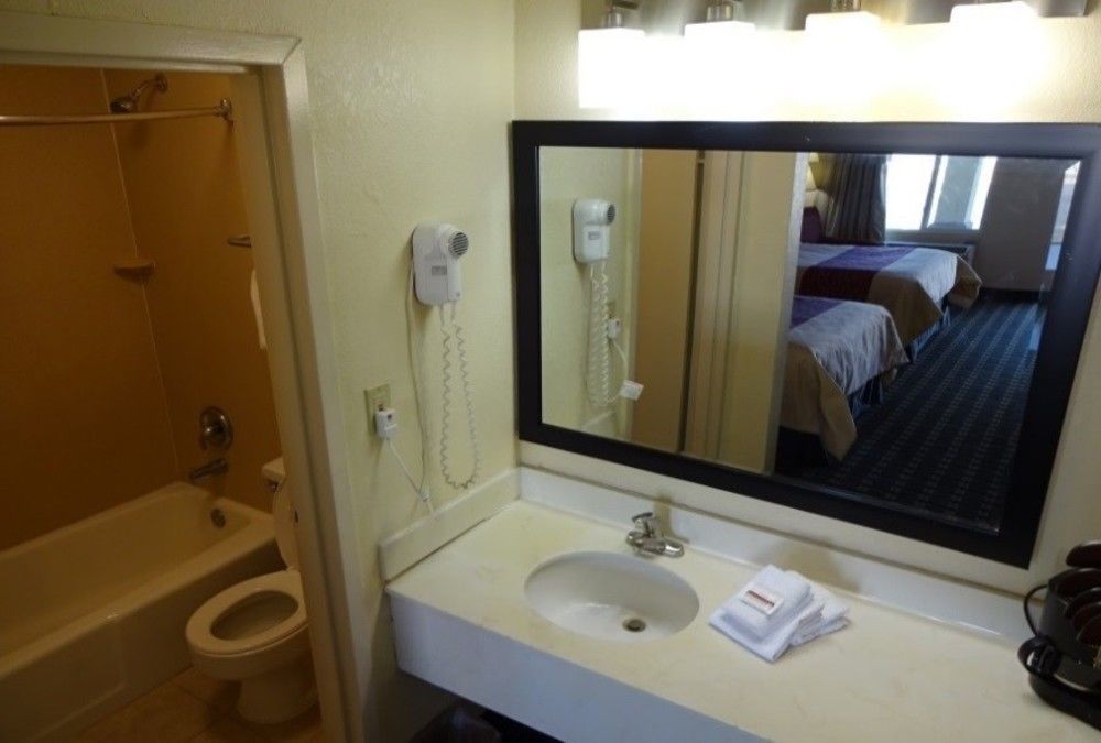 Red Roof Inn & Suites Greenwood, Sc Zewnętrze zdjęcie