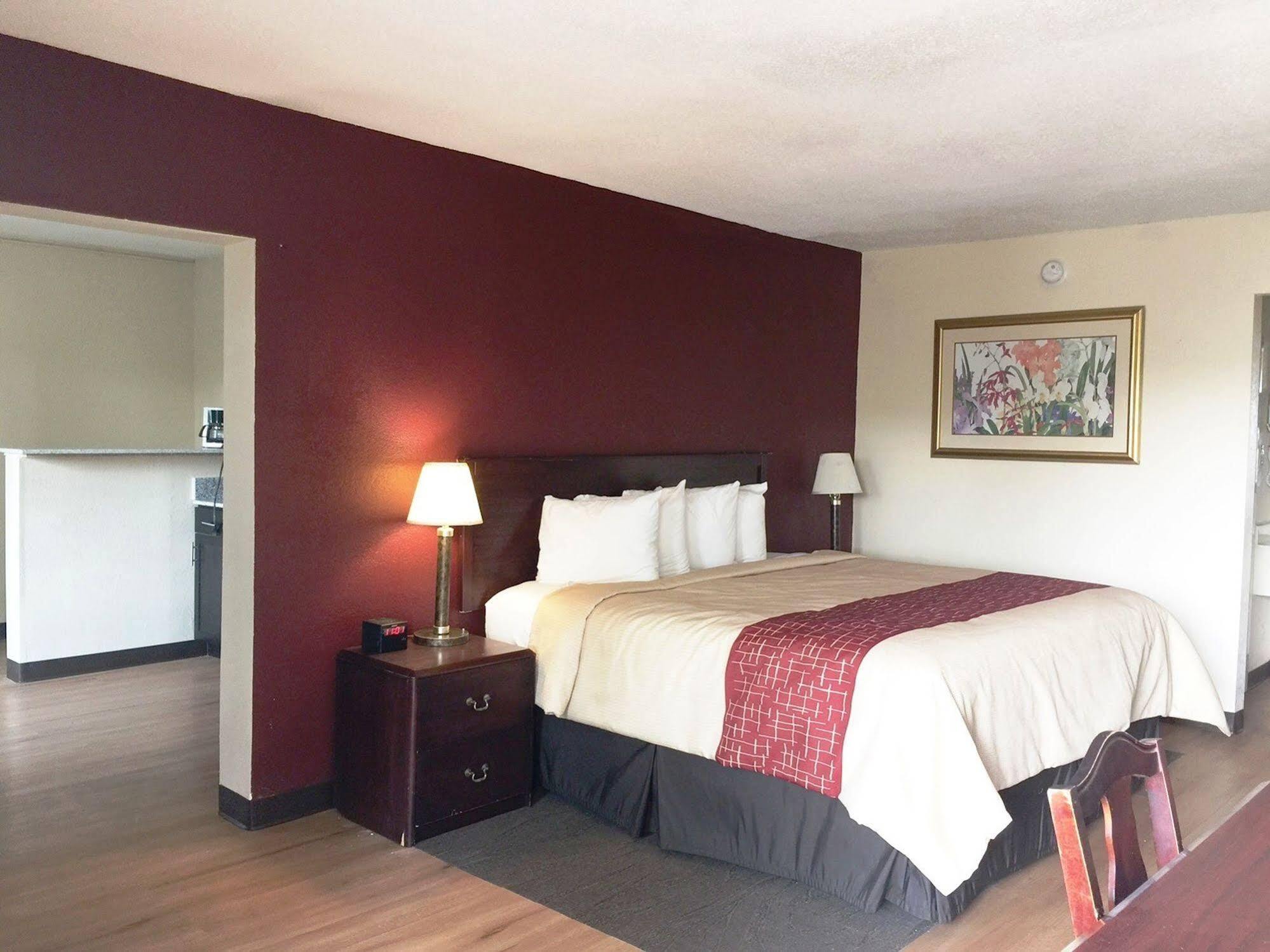 Red Roof Inn & Suites Greenwood, Sc Zewnętrze zdjęcie